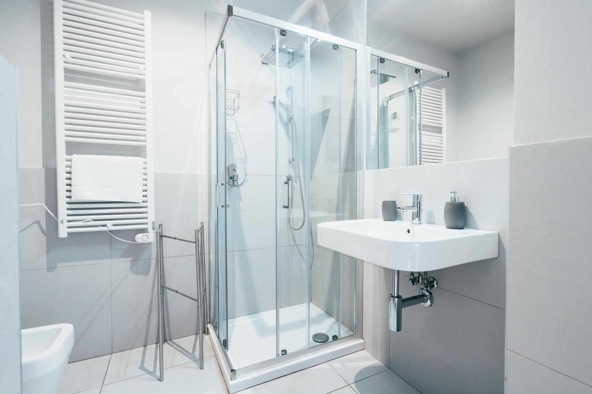 Bologna Suites - Private Bathroom المظهر الخارجي الصورة