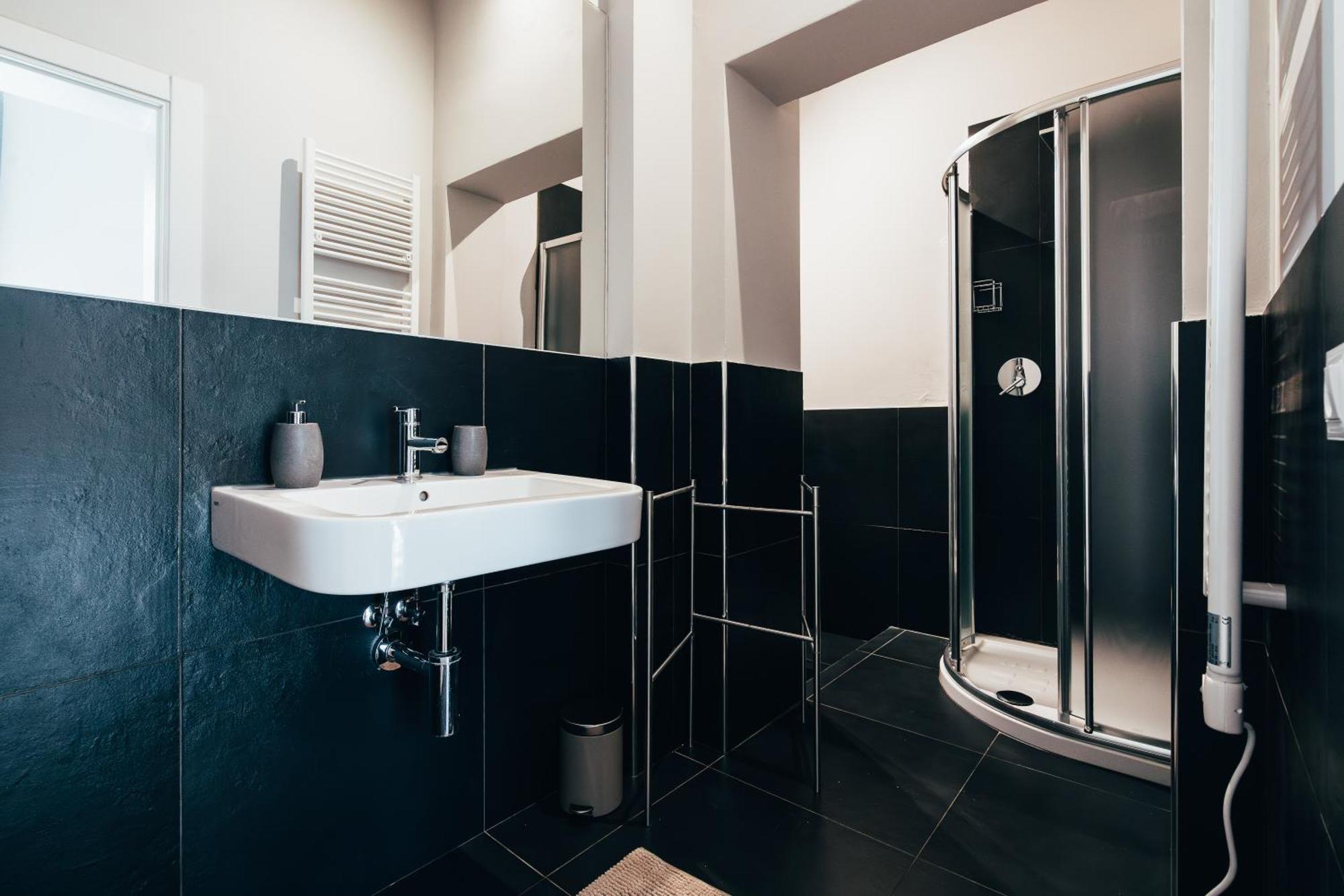 Bologna Suites - Private Bathroom المظهر الخارجي الصورة
