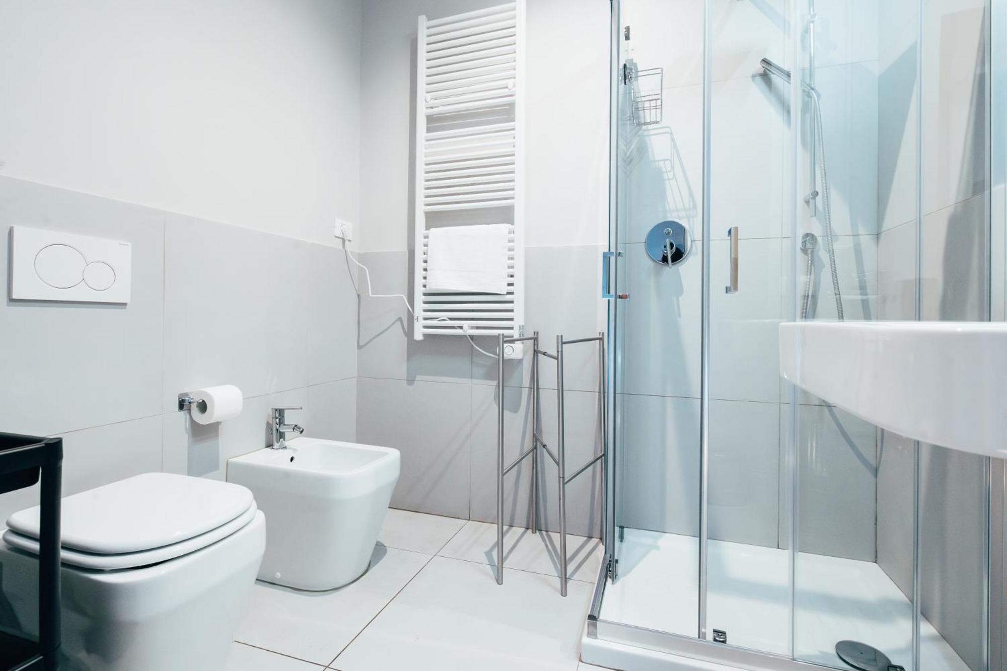 Bologna Suites - Private Bathroom المظهر الخارجي الصورة