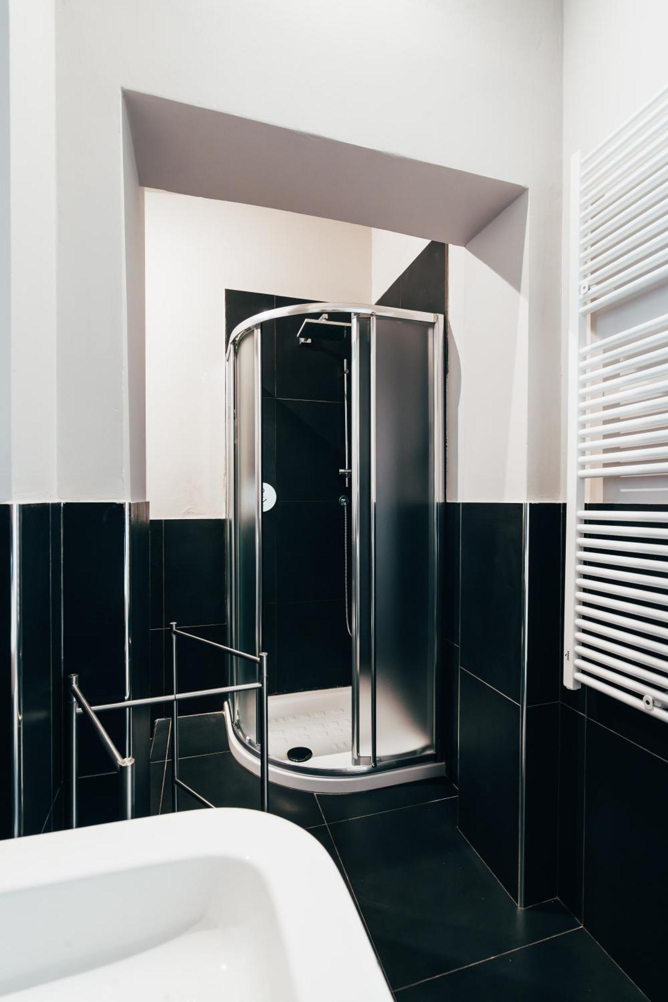 Bologna Suites - Private Bathroom المظهر الخارجي الصورة