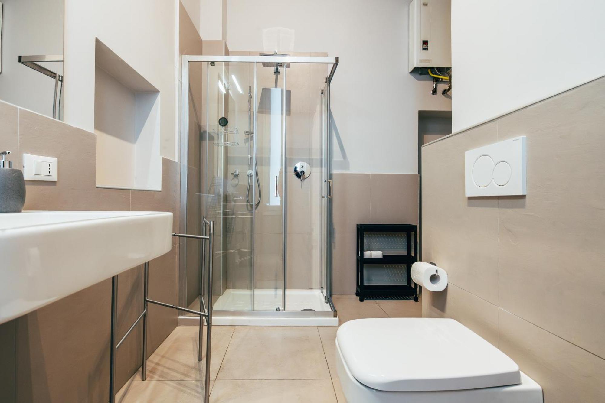 Bologna Suites - Private Bathroom المظهر الخارجي الصورة