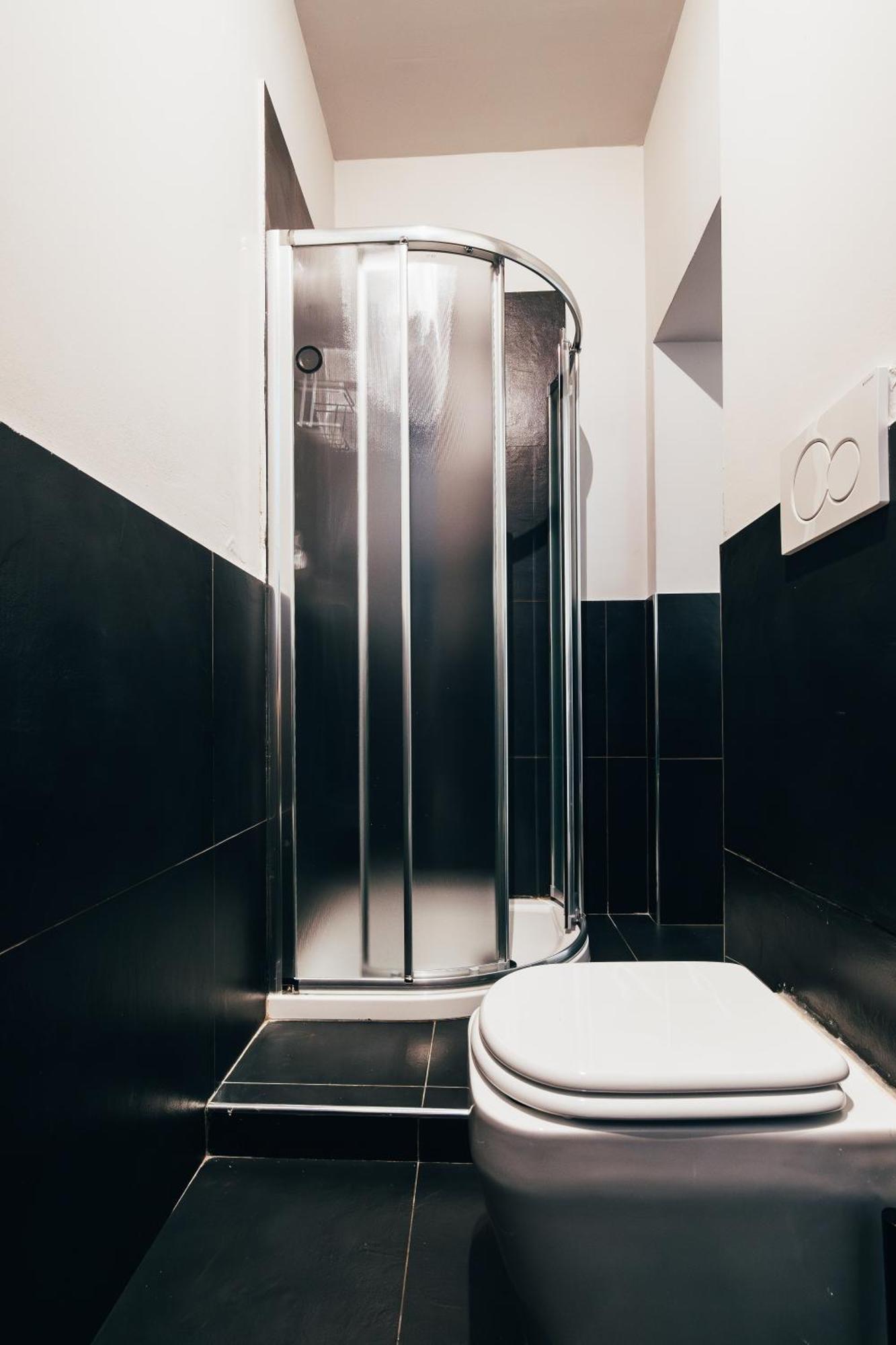 Bologna Suites - Private Bathroom المظهر الخارجي الصورة